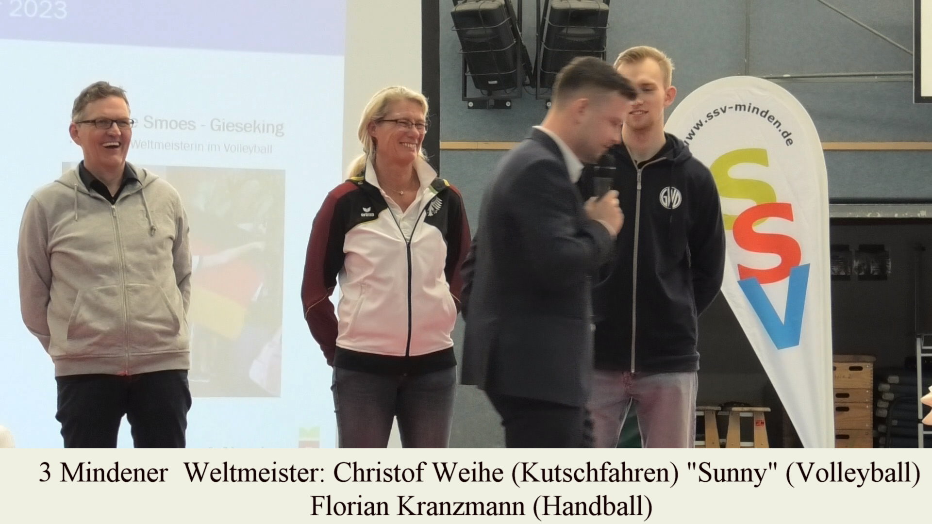 der Moderator wundert sich