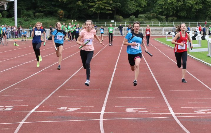 4 x 75 Meter Staffel Ariana Beck Foto Th Khlmann