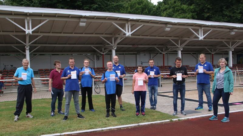 Urkundenbergabe Lebenshilfe Minden Foto M Riechmann klein